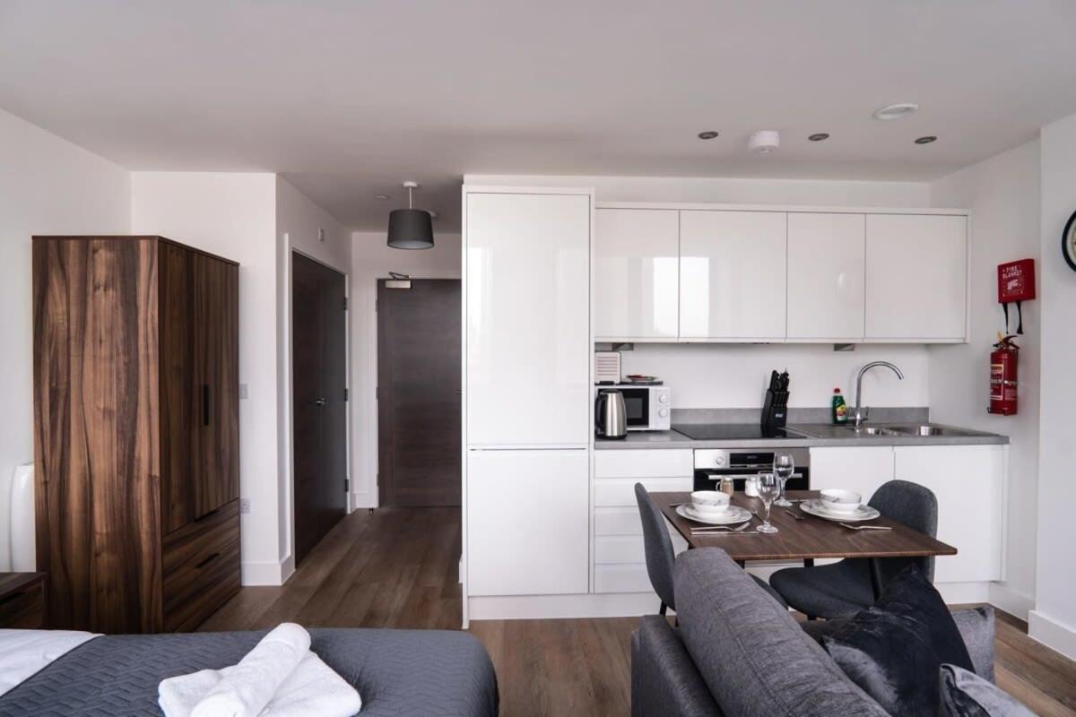 Stay Zeni, Alexandra Rise Manchester Chic Studio Bagian luar foto