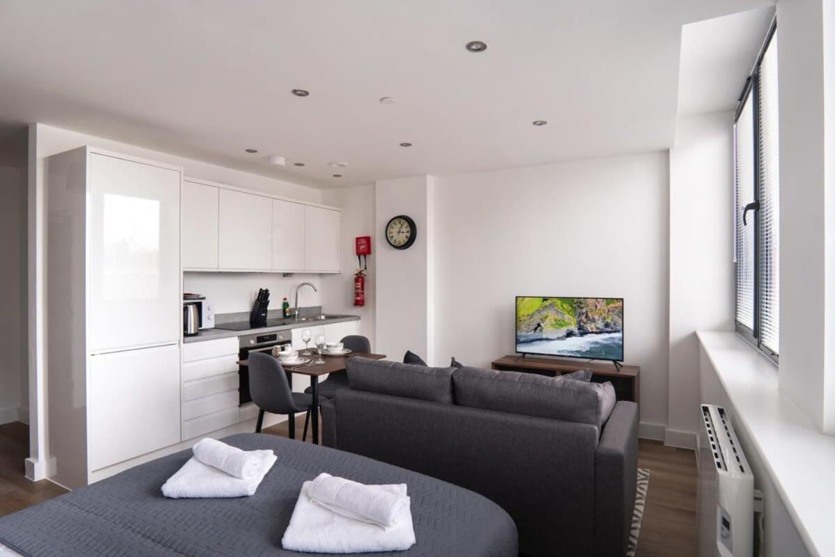 Stay Zeni, Alexandra Rise Manchester Chic Studio Bagian luar foto