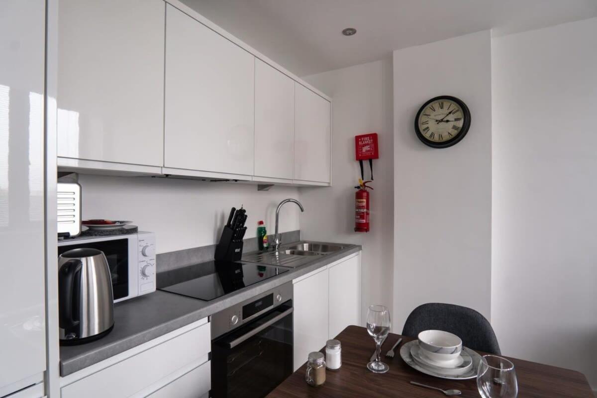 Stay Zeni, Alexandra Rise Manchester Chic Studio Bagian luar foto