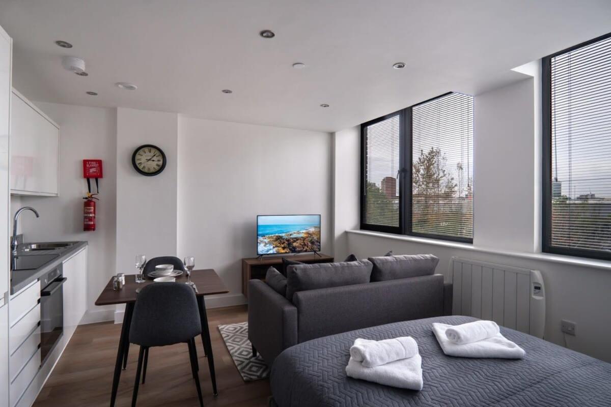Stay Zeni, Alexandra Rise Manchester Chic Studio Bagian luar foto